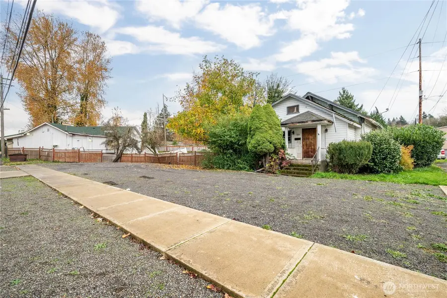 1100 N 1st Avenue, Kelso, WA 98626 - Image #2