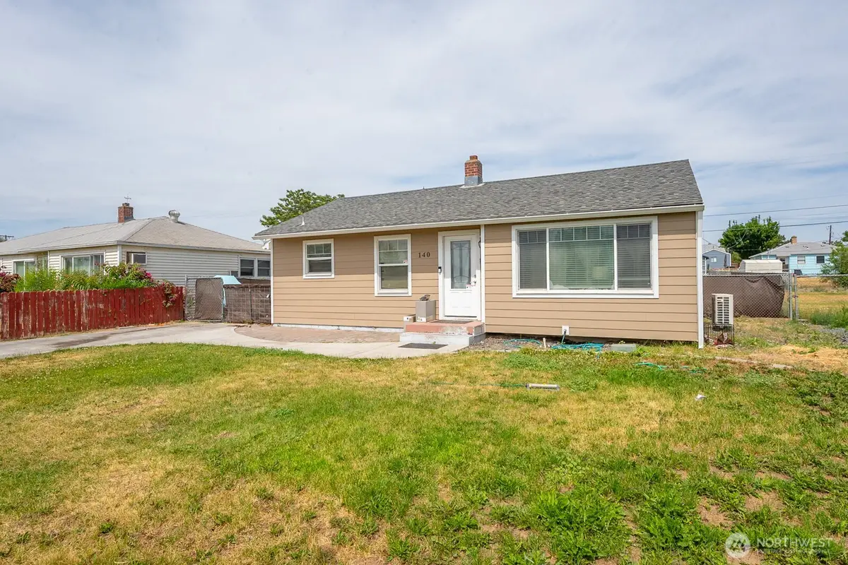 140 W Northshore Drive, Moses Lake, WA 98837 - Image #1