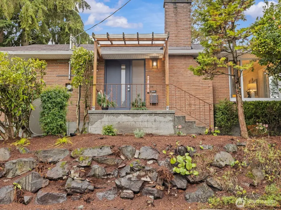 7821 Meridian Avenue N, Seattle, WA 98103 - Image #2