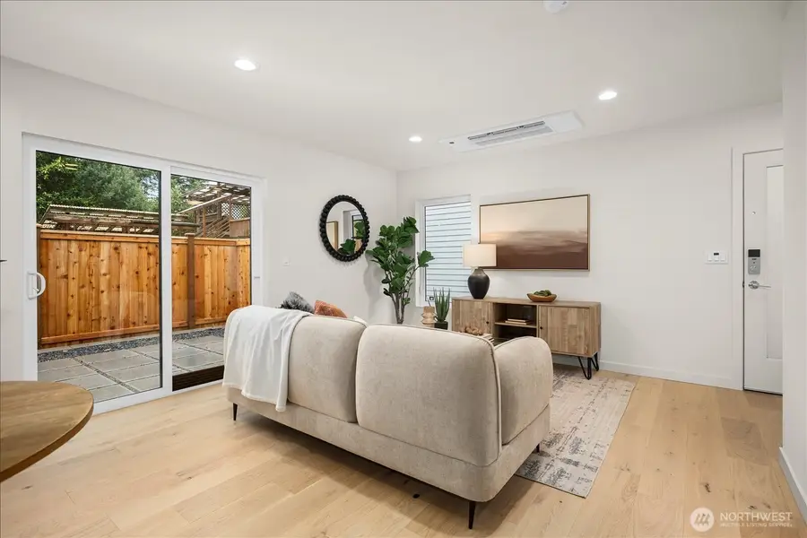 4224 Meridian Avenue N, Seattle, WA 98103 - Image #3