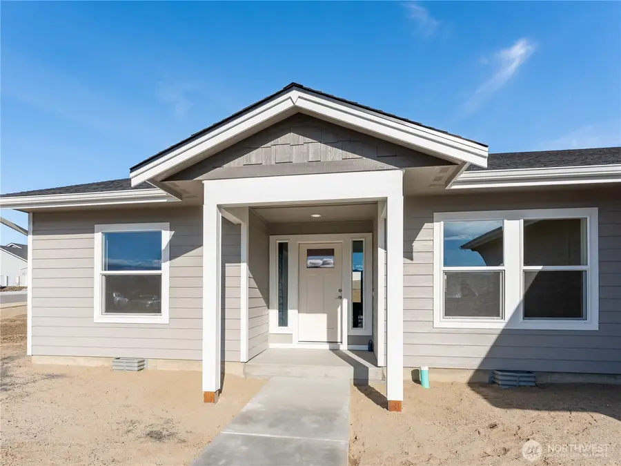 861 N Newport Loop, East Wenatchee, WA 98802 - #3