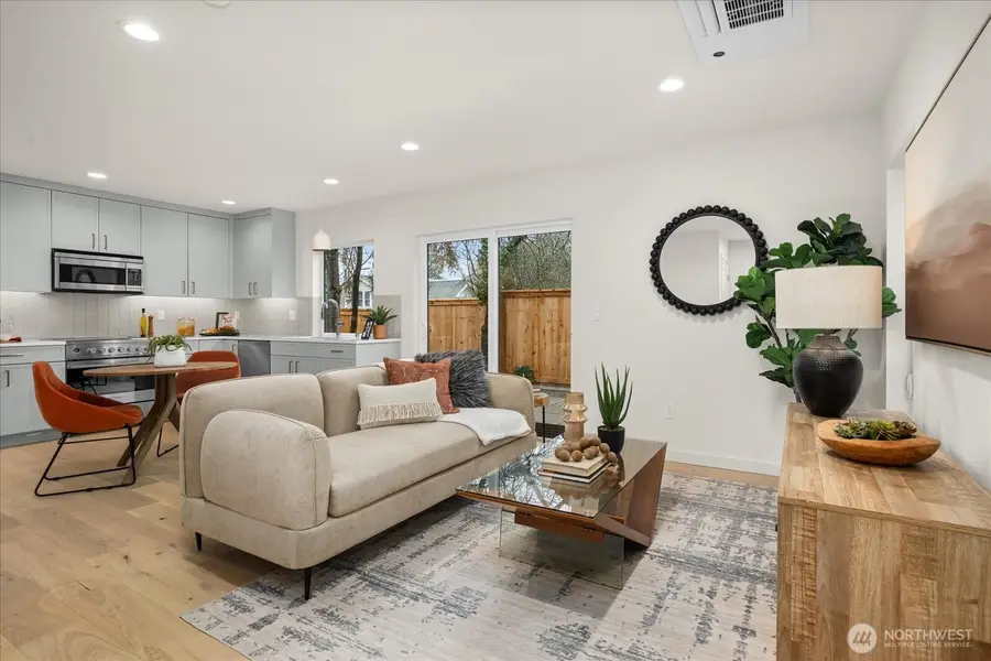 4224 Meridian Avenue N, Seattle, WA 98103 - Image #2