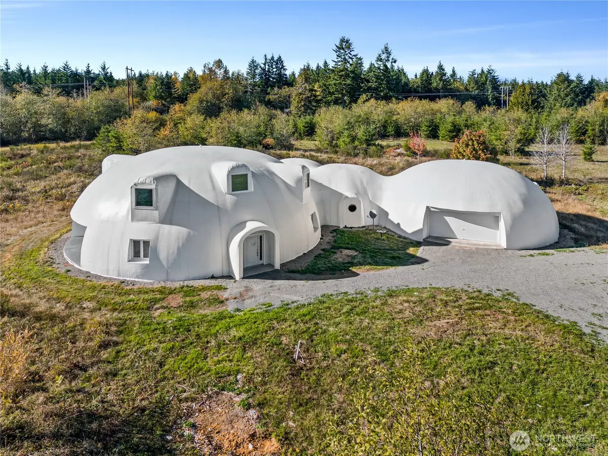 15115 Labrador Lane Sw, Rochester, WA 98579 - Image #1