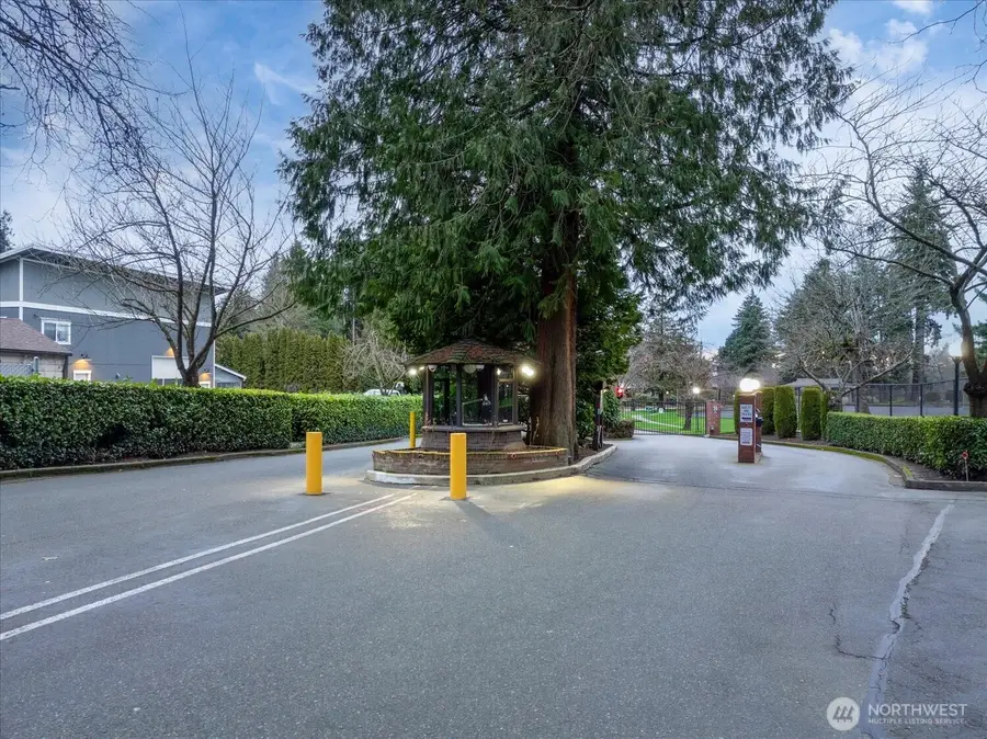 11019 Glen Acres Drive S, Seattle, WA 98168 - Image #2