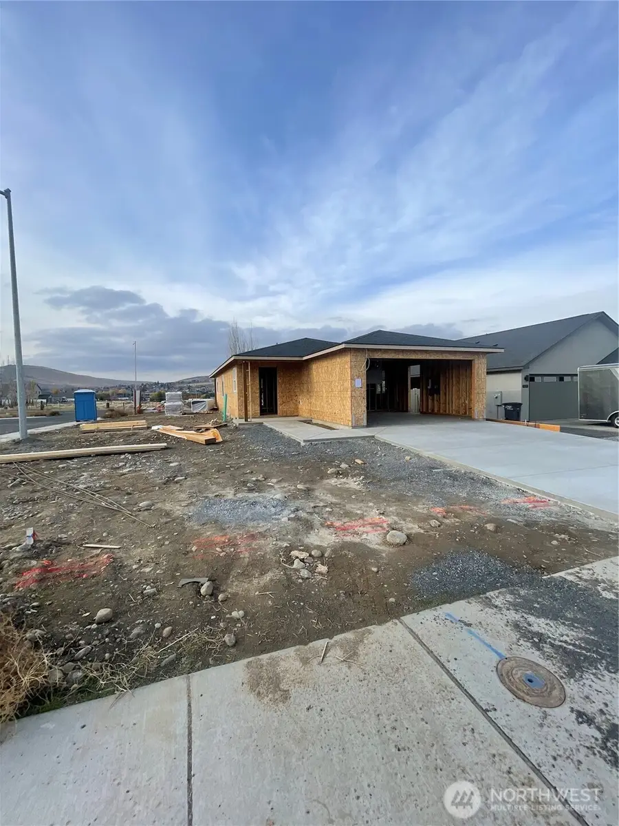 915 Ivy Street Ne, Ephrata, WA 98823 - Image #2