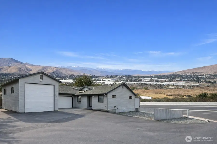 326 Goldcrest Street, East Wenatchee, WA 98802 - Image #2