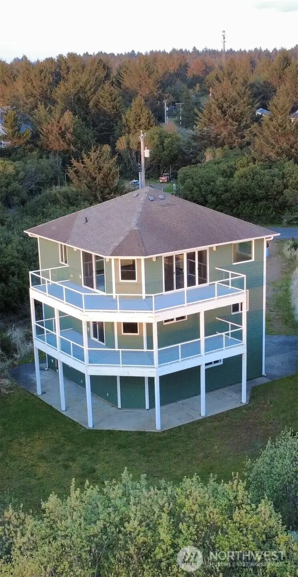 189 S Sand Dune Avenue Sw, Ocean Shores, WA 98569