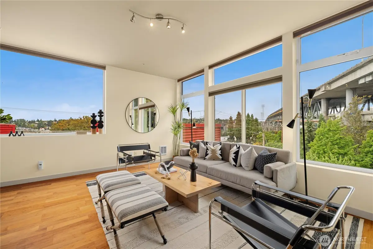 2960 Eastlake Avenue E #403, Seattle, WA 98102 - Image #1