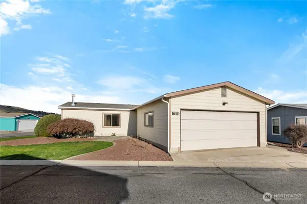 1610 Twin Peaks Drive, Wenatchee, WA 98801
