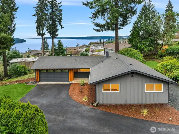 11203 Hallstrom Drive Nw, Gig Harbor, WA 98332