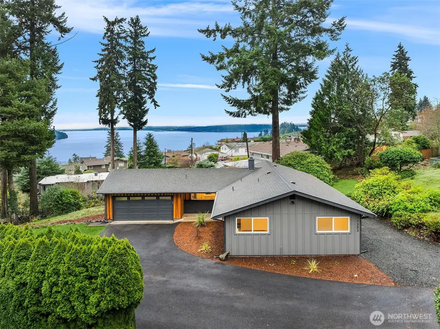 11203 Hallstrom Drive Nw, Gig Harbor, WA 98332 - Image #2