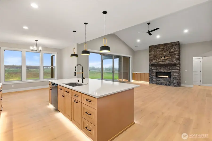 249 Trailblazer Lane, Castle Rock, WA 98611 - Image #2