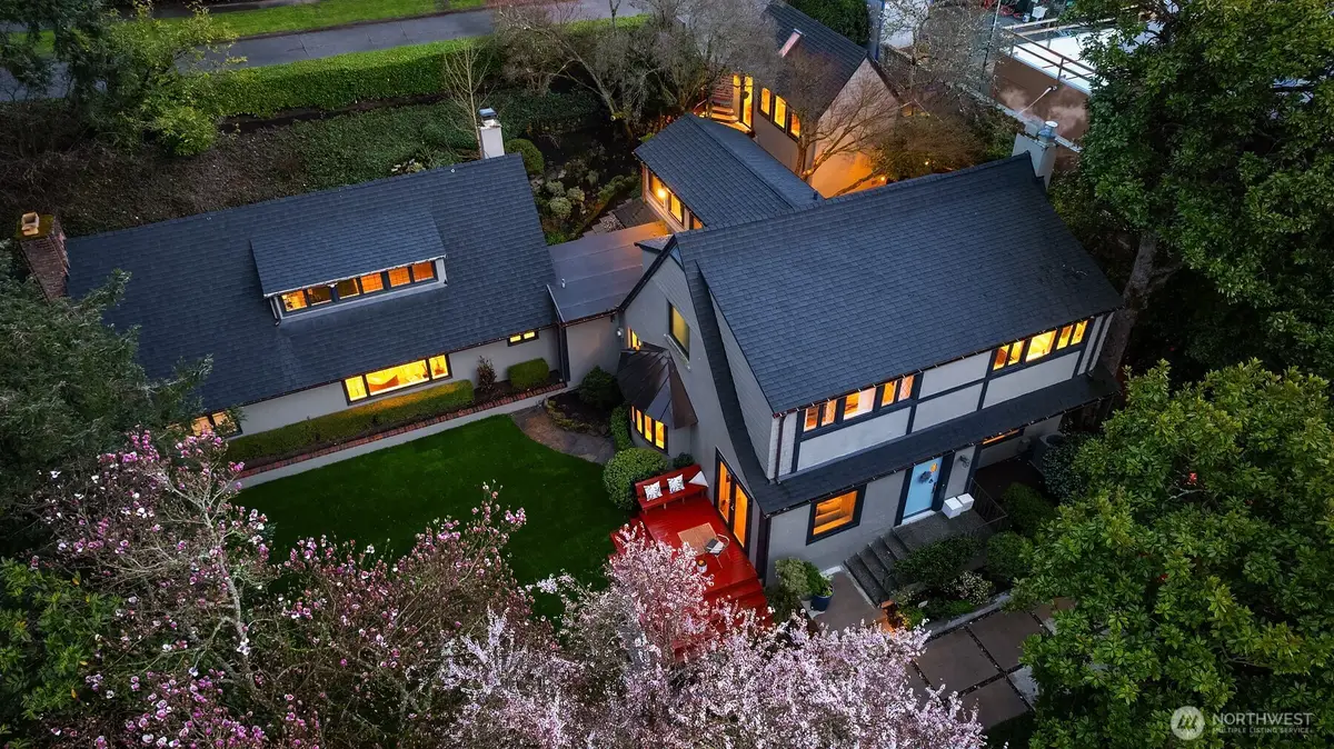 3530 W Laurelhurst Drive Ne, Seattle, WA 98105 - #1