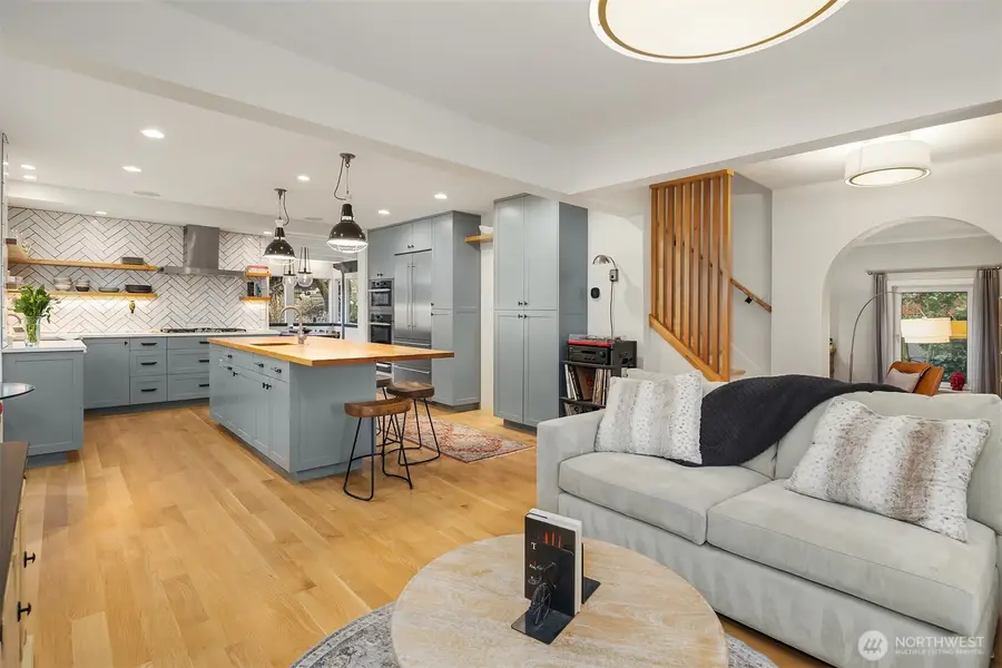 3530 W Laurelhurst Drive Ne, Seattle, WA 98105 - #3