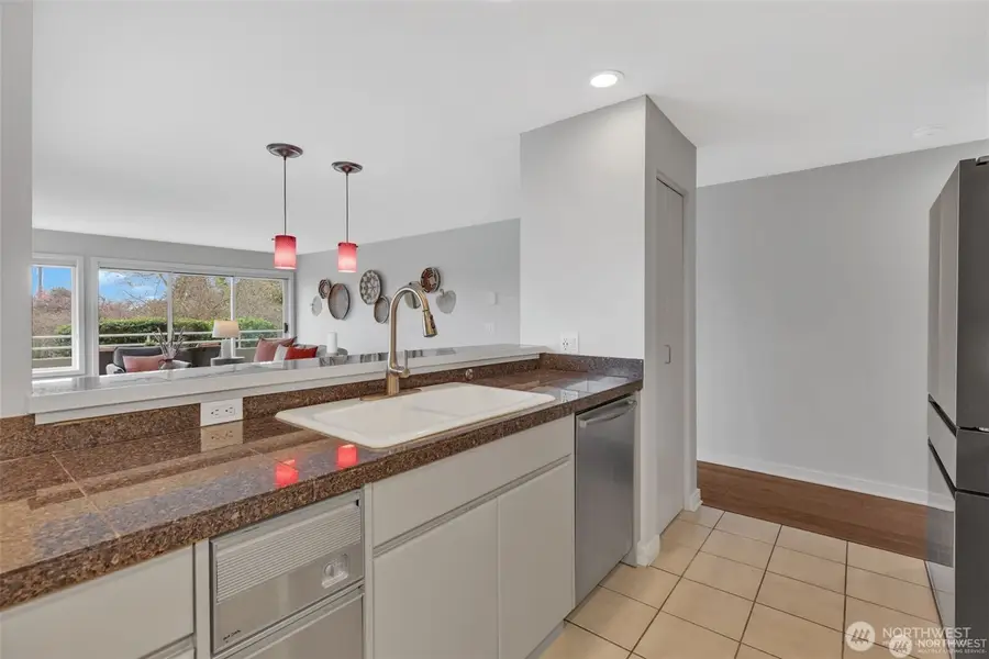 1231 5th Avenue N #101, Seattle, WA 98109 - #3