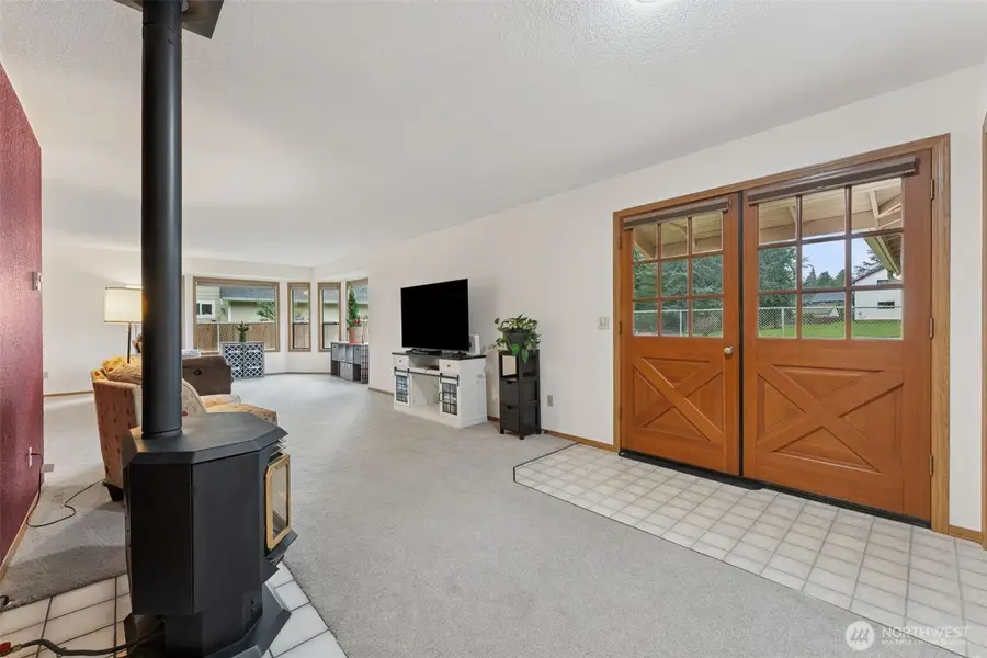 828 Livingston Street Ne, Lacey, WA 98516 - Image #2