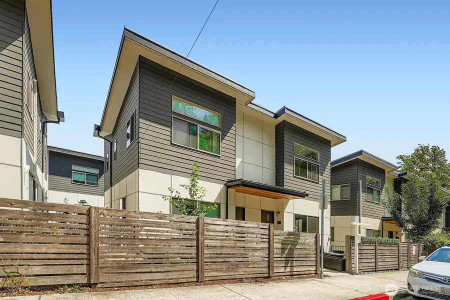 8718 42nd Avenue S, Seattle, WA 98118 - Image #2