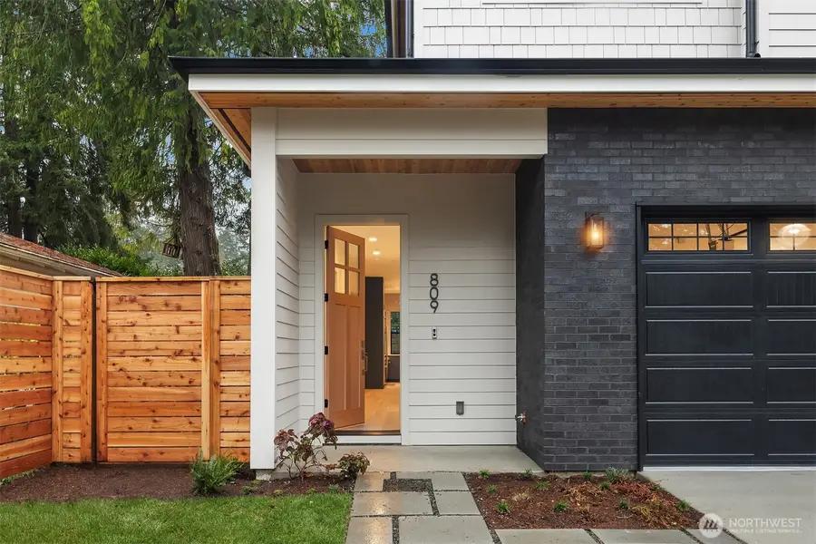 809 166th Avenue Ne, Bellevue, WA 98008 - Image #2