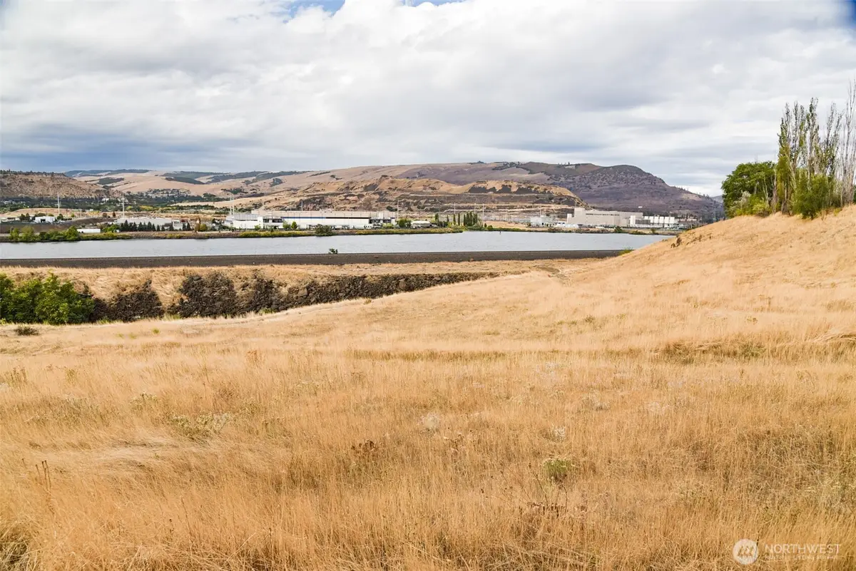 715 Garden Lane, Dallesport, WA 98617 - Image #1