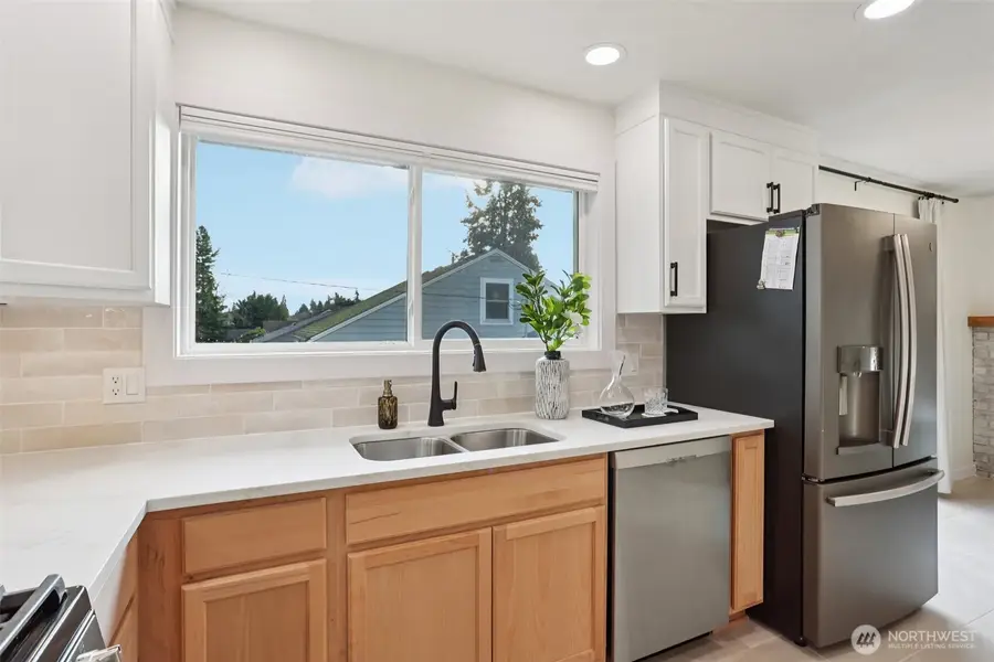 9002 34th Avenue Sw, Seattle, WA 98126 - Image #3