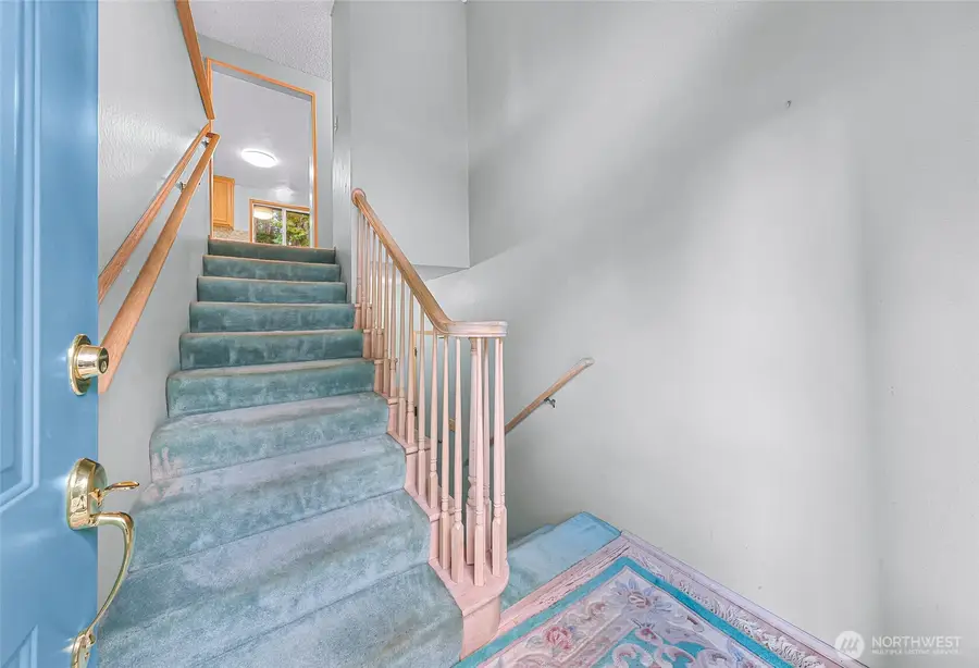 1834 NE Sumner Drive, Oak Harbor, WA 98277 - Image #2