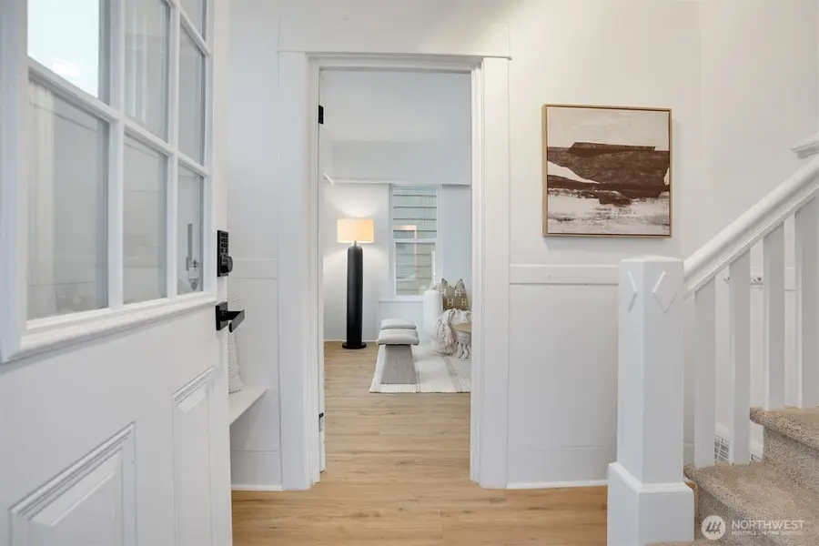 3443 21st Avenue W, Seattle, WA 98199 - Image #2