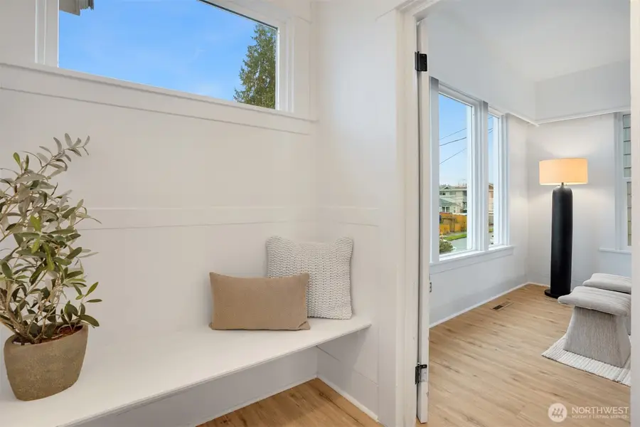 3443 21st Avenue W, Seattle, WA 98199 - Image #3