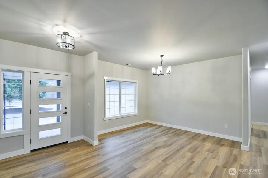 900 Barbara Lane, Centralia, WA 98531 - Image #2