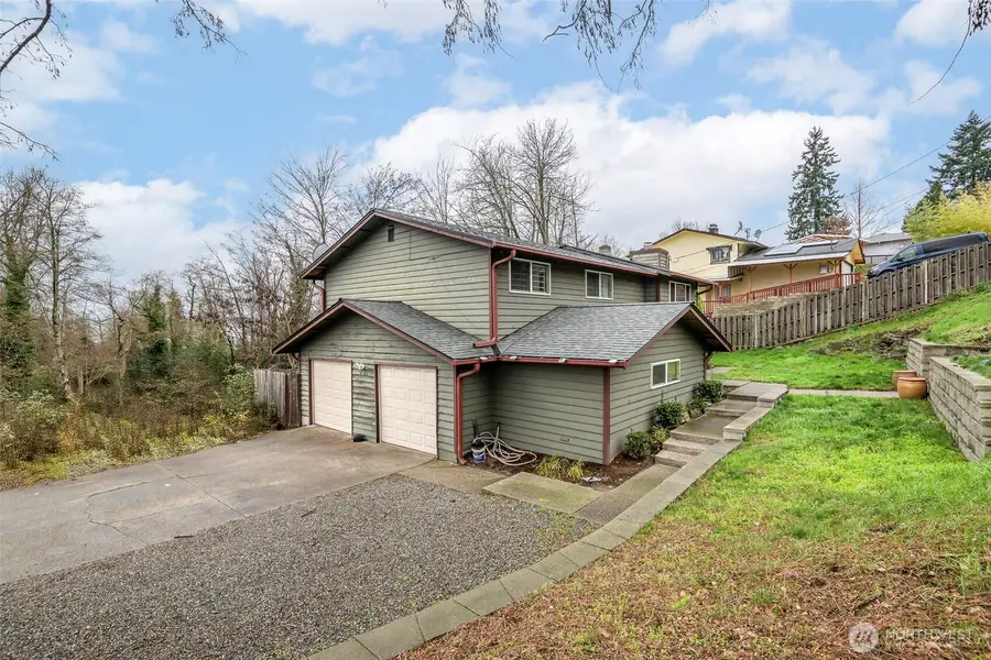 707 Alvord Avenue N, Kent, WA 98031 - Image #2