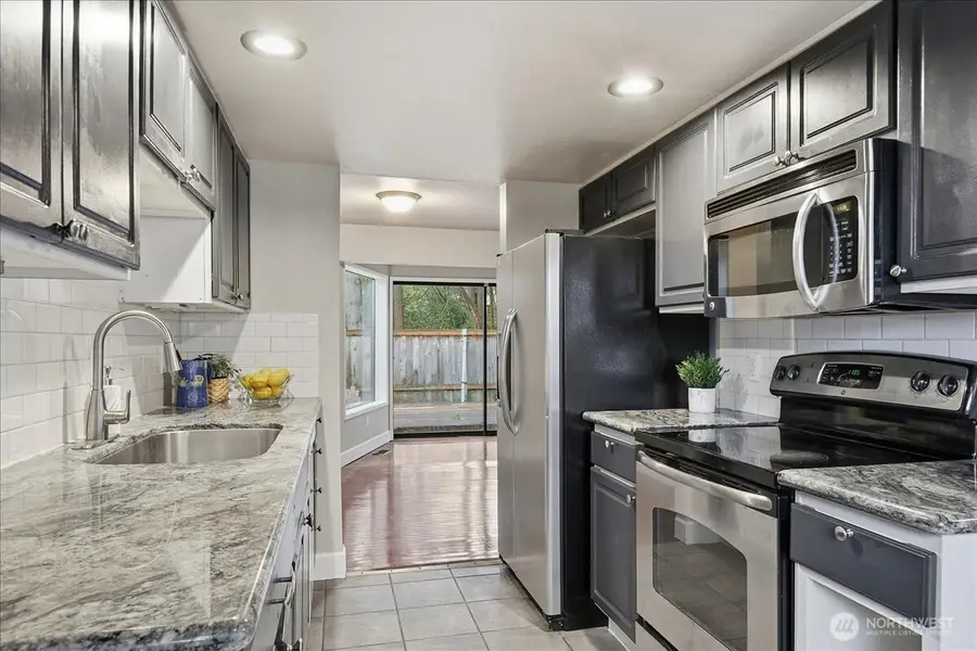 1596 Aberdeen Court Se, Renton, WA 98055 - Image #2