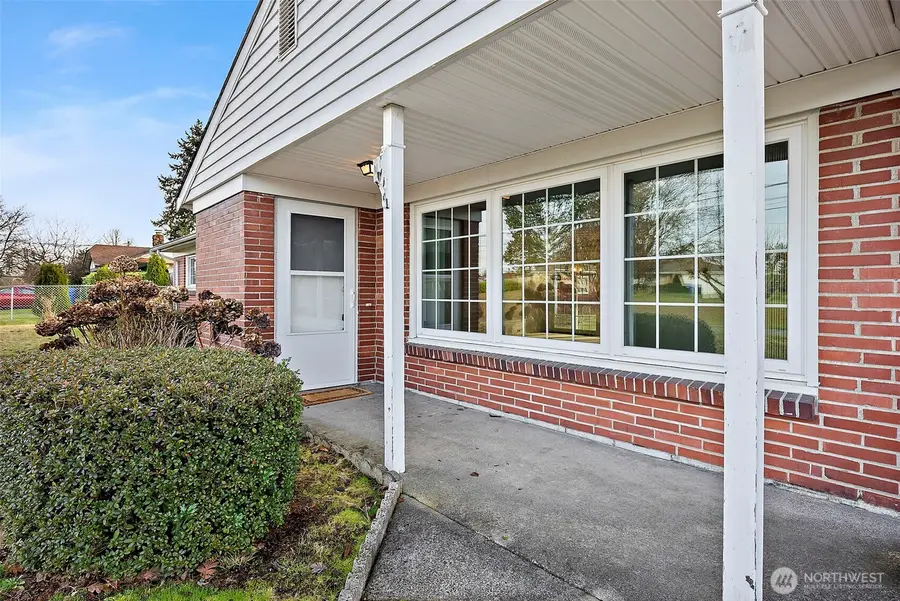 8114 Fairway Drive Sw, Lakewood, WA 98498 - Image #2