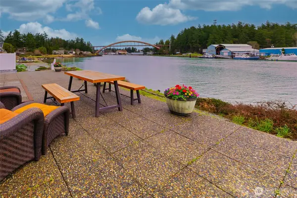 106 Chinook Place, La Conner, WA 98257