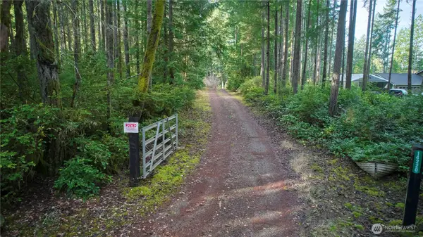 14220 Harpoon Place Se, Olalla, WA 98359