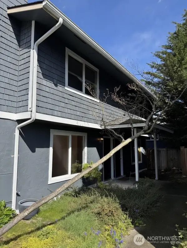 7431 212th Street Sw #16, Edmonds, WA 98026