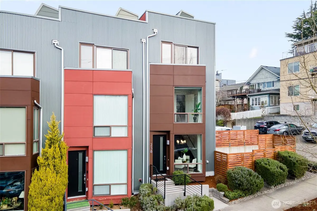 258 E Roanoke Street, Seattle, WA 98102 - Image #1