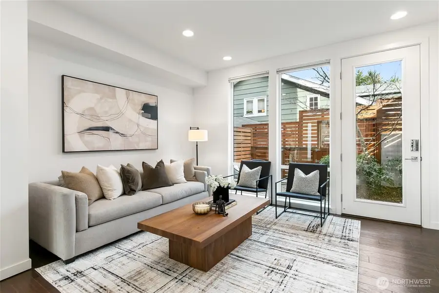 258 E Roanoke Street, Seattle, WA 98102 - Image #3