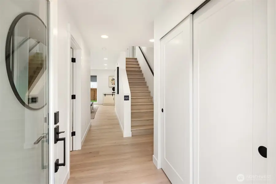 13548 39th Avenue Ne, Seattle, WA 98125 - Image #2