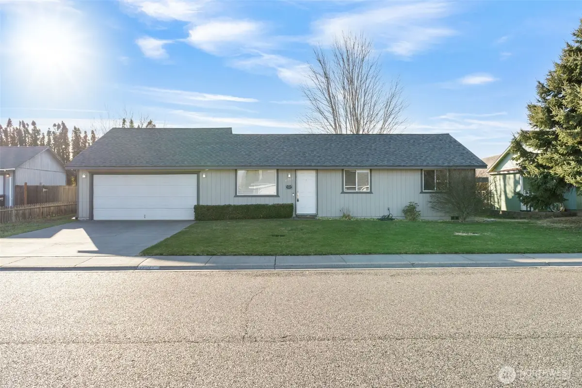 4721 Forsythia Street, West Richland, WA 99353 - Image #1