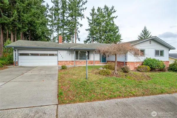 1124 SW 4th Ave, Oak Harbor, WA 98277