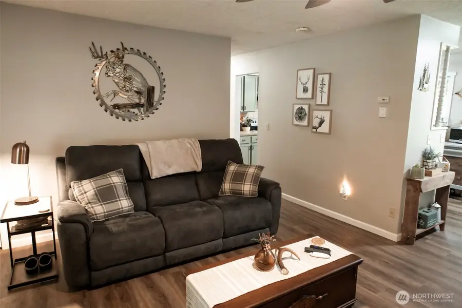 132 Coyote Lane, Castle Rock, WA 98611 - Image #2