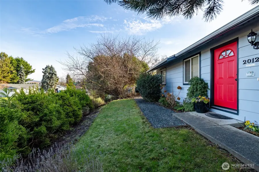 2012 E Belair Drive, Mount Vernon, WA 98273 - Image #2