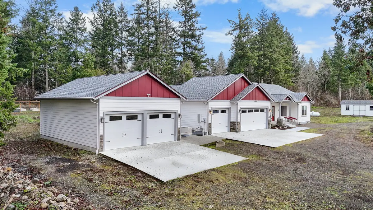 15840 Lawrence Lake Road Se, Yelm, WA 98597 - Image #1