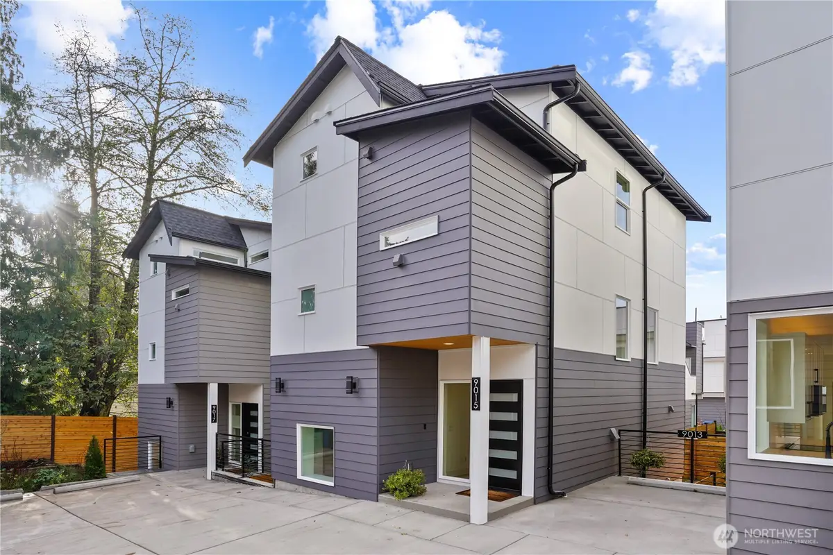 9015 14th Avenue Sw, Seattle, WA 98106 - Image #1