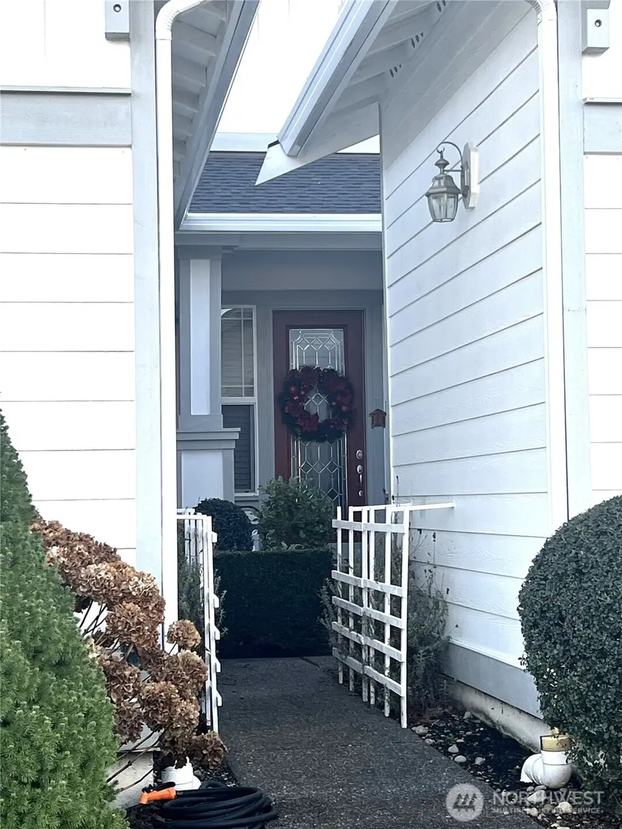 8536 Bainbridge Loop Ne, Lacey, WA 98516 - Image #2