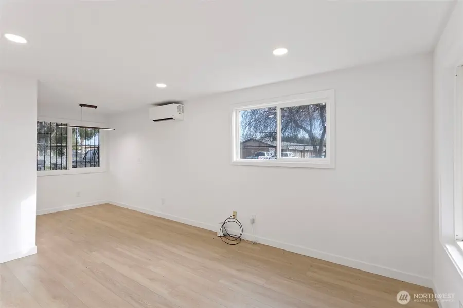 15124 Washington Avenue Sw, Lakewood, WA 98498 - Image #3