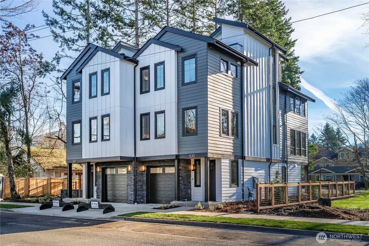 539 NW Juniper Street, Issaquah, WA 98027 - Image #1