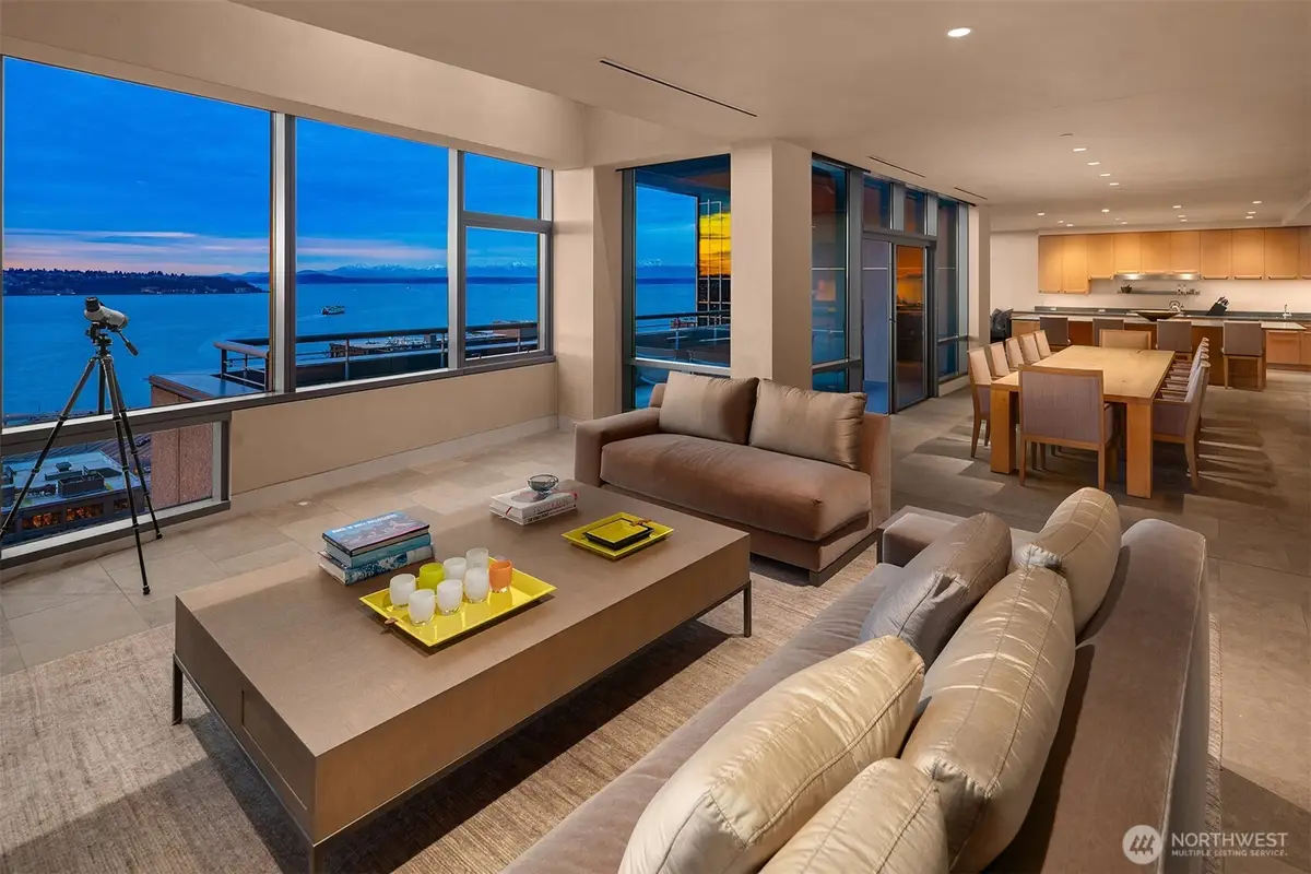 715 2nd Avenue #1501, Seattle, WA 98104 - Image #1