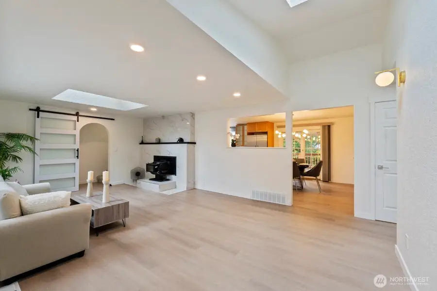 18045 3rd Ave Ne, Shoreline, WA 98155 - Image #3