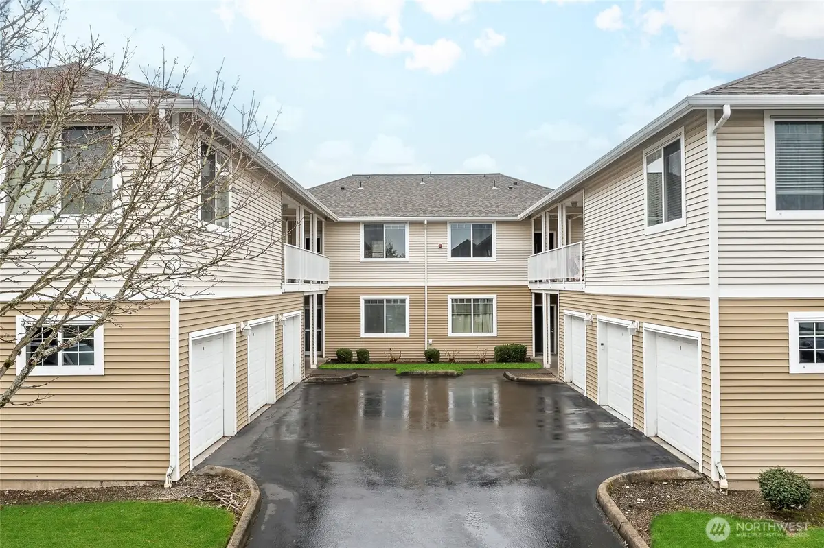 6129 Lindsay Drive Se #C8, Auburn, WA 98092 - Image #1