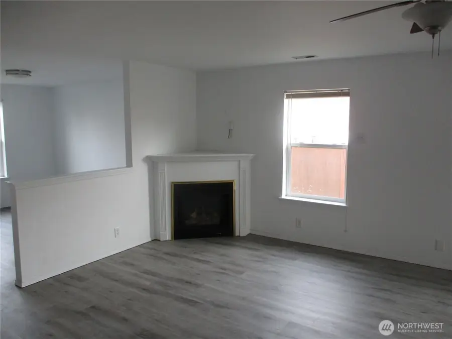 206 Mazza Street Ne, Orting, WA 98360 - Image #3